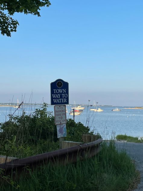 Beach Town Aesthetic, Cape Cod Aesthetic, East Coast Aesthetic, Nantucket Summer, Coastal Life, Coastal Chic, Coastal Towns, Summer Dream, Beach Town