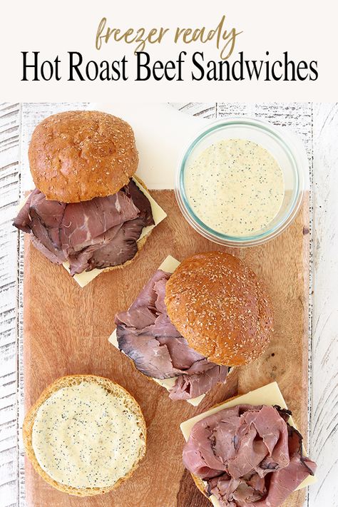 Freezer-Friendly Hot Roast Beef and Cheddar Sandwiches - a perfect grab n' go meal for busy weeknights. Warmed brioche buns slathered with zesty poppyseed mayo and piled high with roast beef and cheese.  via @Simply Sissom Roast Beef And Cheddar, Freezer Sandwiches, Pumpkin Pizza, Oatmeal In A Jar, Roast Beef Sliders, Freezer Smoothies, Rice Noodle Salad, Blueberry Banana Smoothie, Zesty Sauce