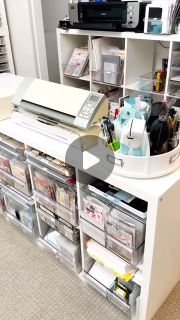 Lisa Soares on Instagram: "CRAFT ROOM TOUR - Part 1 (product links in y bio) I’m always asked if I will do a craft room tour and since that would be quite a long video, I really can’t do that here. But what I can do is put together a series here on Instagram, highlighting different areas of my room and talk about what I use to organize, how I arrange things and how this all helps to make my crafting more efficient… which equals MORE JOY and LESS STRESS. Please let me know if that is something you are interested in. #craftroomtour #craftorganization #craftroomorganization #craftstorage #storagesolutions #organization #ikeacraftroom #organization #craftorganizer #organizedcraftroom #scrapbooking #projectlife365 #projectlife #studio #studiolife #craftroomtips" Scrapbook Organization Storage, Closet Craft Room Ideas, Small Craft Room Ideas, Craft Room Layout Ideas, Scrapbooking Organization, Craft Room Organization Ideas, Scrapbook Room Organization, Ikea Craft Room, Scrapbook Organization