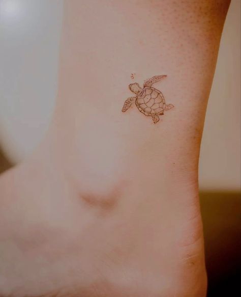 Hand Turtle Tattoo, Turtle Ankle Tattoos For Women, Small Sea Turtle Tatoos, Turtle With Bubbles Tattoo, Turtle And Fish Tattoo, Cute Small Ankle Tattoos For Women, Micro Sea Turtle Tattoo, Turtle Tiny Tattoo, Lil Turtle Tattoo