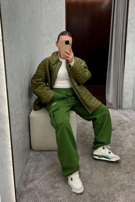 Jordan 4 Pine Green Outfit, Pine Green Outfit, Jordan 4 Pine Green, Air Jordan Sneakers, Green Sneakers, Jordan Sneakers, Jordan 4 Retro, Mens Fashion Streetwear, Air Jordan 4 Retro