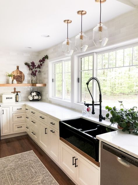 Do you love modern farmhouse style? Here are tips for how to use a black sink to anchor your kitchen remodel design. Plus, how to mix finishes! #fromhousetohaven #blackfarmhousesink #farmhousesink Black Farmhouse Sink, Ikea Design, Black Appliances, Black Sink, Diy Kitchen Remodel, Kitchen Remodel Design, Farmhouse Kitchen Design, Classic Kitchen, Farmhouse Sink Kitchen