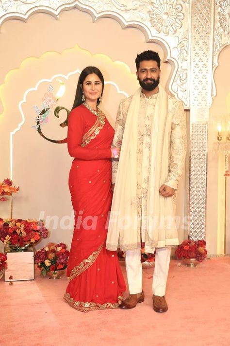 Katrina Kaif and Vicky Kaushal at Anant Ambani and Radhika Merchant's Wedding Ceremony Anant Ambani Wedding, Vicky Kaushal Wedding, Ambani Wedding, Anant Ambani, Formal Dresses For Men, Vicky Kaushal, New Television, Celebrity News Gossip, Celebration Gif