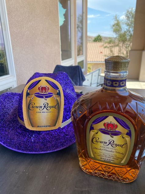 Crown Apple Cowboy Hat, Crown Royal Cowboy Hat, Liquor Themed Cowboy Hats Diy, Crown Royal Costume, Alcohol Hats, Alcohol Halloween Costumes, Crown Cowboy Hat, Liquor Party, Halloween Alcohol