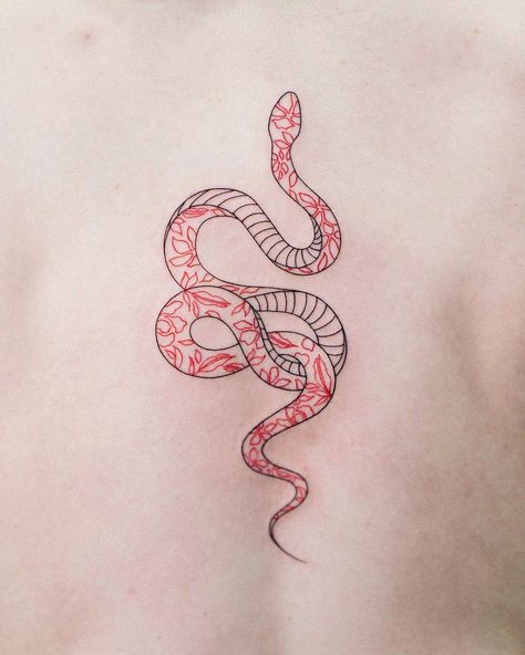 Back Tattoo Women Upper, Snake Tattoo Meaning, Small Snake Tattoo, Japanese Snake Tattoo, Serpent Tattoo, Snake Tattoo Design, Spine Tattoos For Women, Парные Тату, Back Tattoo Women