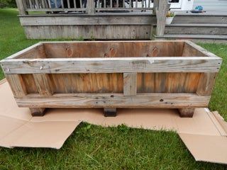 Large Outdoor Planter From a Recycled Shipping Crate : 5 Steps (with Pictures) - Instructables Shipping Crate Ideas, Wooden Crates Garden, Large Wooden Crates, Milk Crate Storage, Recycled Planters, Wooden Shipping Crates, Large Outdoor Planters, Wooden Dog Kennels, Crate Ideas