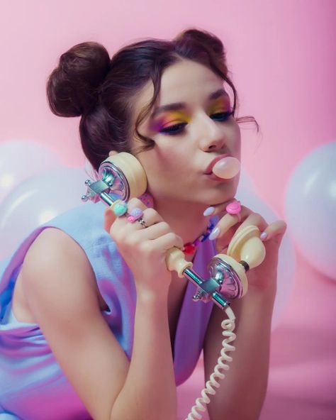 Candy Fashion Editorial, Bubblegum Photoshoot Ideas, Bubblegum Photography, Lolipop Photos Ideas, Candy Land Photo Shoot, Candy Photoshoot Ideas, Bubblegum Photoshoot, Lollipop Photoshoot, Candyland Photoshoot