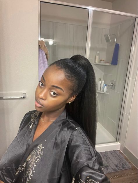 Straight Drawstring Ponytail Hairstyles, Black Woman Ponytail, Diy Buns, Straight Ponytail Hairstyles, Bridesmaid Ponytail, Dream Hairstyles, Long Ponytail Hairstyles, Diy Ponytail, Bridemaids Hairstyles