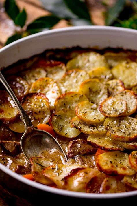 As a Northern lass, Lancashire hotpot is a recipe close to my heart. This is the recipe I've been using all my life. #hotpot #lambhotpot #lancashirehotpot #easterlamb #easyhotpot #lambcasserole #casserole #comfortfood #winterfood #dinner #dinnertonight Salad Combinations, Lancashire Hotpot, Lamb Casserole, Scottish Recipes, Lamb Dishes, English Food, British Food, Lamb Recipes, Beef Dishes