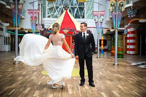 Wedding on Oasis of the Seas (Photo: Royal Caribbean) Royal Caribbean Wedding, Royal Carribean Cruise, Cruise Tips Royal Caribbean, Oasis Of The Seas, Best Cruise Lines, Carribean Cruise, Wedding Cruise, Royal Caribbean Cruises, Royal Caribbean Ships