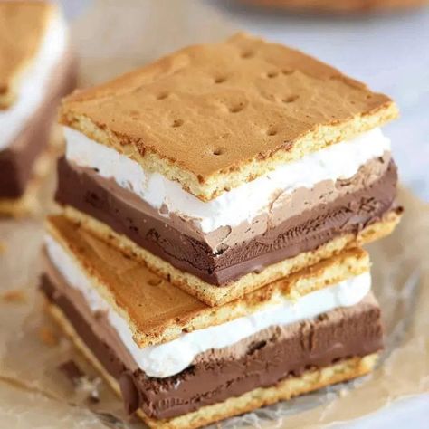 S’mores Ice Cream Sandwiches – Tasty Recipes Smores Ice Cream Sandwich, Cream Deserts, Oreo Icebox Cake, Smores Ice Cream, Frozen Deserts, Camp Recipes, Ice Cream Sandwiches Recipe, Brownie Ice Cream, Cookies Bars