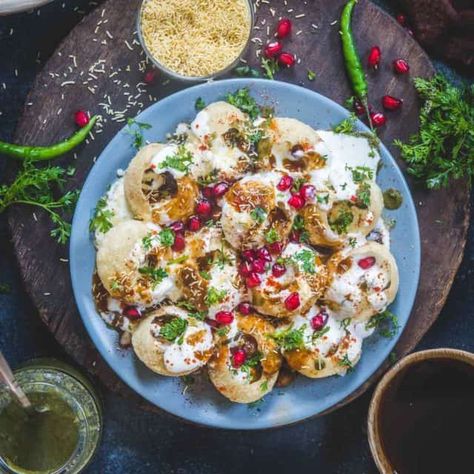 Dahi Puri Recipe (Dahi Sev Batata Puri) + Video - Whiskaffair Aloo Masala Recipe, Dahi Puri Recipe, Aloo Masala, Dahi Puri, Sev Puri, Puri Recipe, Puri Recipes, Recipe Step By Step, Break Fast