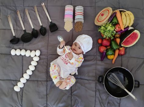 Creative Monthly Baby Photos, Monthly Baby Photography, Baby Fashion Girl Newborn, Tasty Food Recipes, 7 Month Baby, Baby Photography Poses, Baby Boy Newborn Photography, Monthly Baby Pictures, Baby Milestone Photos