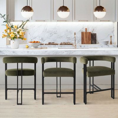 This 3-piece bar stool set adds a fresh, textured look to your kitchen or dining area. Designed with an overall height of 33.5 inches, the bar stool easily slides underneath your counter, ensuring your dining area remains tidy and spacious. Its open, curved back design provides ample room for relaxing, while its modern, sleek silhouette adds a spacious feel to your room, making it appear larger! It's upholstered in 330g premium velvet and features a wide wooden seat frame for added comfort. To c Counter Island, Console Table Living Room, Counter Height Bar, Counter Table, Bar Seating, Ottoman Coffee Table, Counter Height Bar Stools, Living Room Shop, Living Room Accents