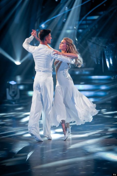 Abbey Clancy and Aljaž Skorjanec (Pro Dancer) dancing a beautiful waltz in Strictly Come Dancing Waltz Pose, Ball Dancing, Danza Latina, Dancing Ballroom, Dancing Pose, Waltz Dance, Ball Dance, Dance Costumes Ballroom, 28 September