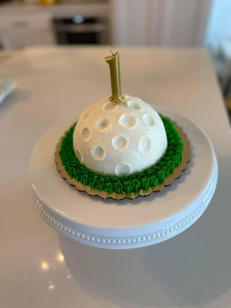 Smash Cake Golf Theme, Hole In One First Birthday Smash Cakes, Masters Birthday Party Baby, Hole In One Cake Smash, Hole In One First Birthday Food, Golf Ball Smash Cake 1st Birthdays, First Birthday Partee, First Birthday Golf Cake, Masters First Birthday