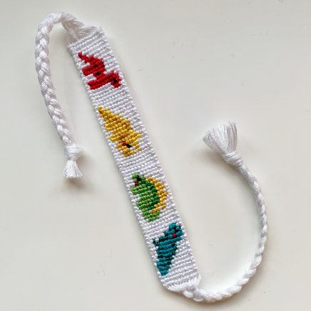 Dino Friendship Bracelet Pattern, Dino Bracelet Pattern, Dinosaur Bracelet Pattern, Frog Friendship Bracelet Pattern, Alpha Pattern Aesthetic, Dinosaur Alpha Pattern, Embroidery Thread Bracelets, Alpha Bracelets, Floss Bracelets