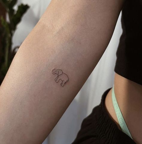 Matching Elephant Tattoos Friends, Small Minamlistic Tattoos, Mini Elephant Tattoo Simple, Elephant Friendship Tattoo, Cute Elephant Tattoos For Women, Small Elephant Tattoos For Women, Elephant Simple Tattoo, Minimalistic Elephant Tattoo, Elephant Small Tattoo