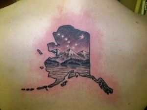 Idea for Alaska tattoo. Take out Big Dipper, put in Aurora Alaskan Tattoos, Big Dipper Tattoo, Alaska Tattoo, Tato Suku, State Tattoos, Flag Tattoo, Big Dipper, Sister Tattoos, Shoulder Tattoo