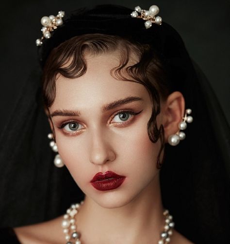 Bold Elegant Makeup, Victorian Makeup, Photoshoot Hairstyles, Editorial Makeup, Makati, Portrait Inspiration, 인물 사진, Aesthetic Makeup, Pretty Face