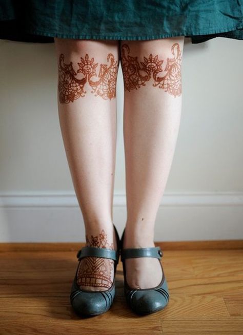 50 Amazing Knee Tattoo Design Ideas Knee Henna, Knee Tattoos Women, Knee Tattoo Design, Mehndi Inspiration, Henna Mendhi, Henna Ink, Knee Tattoos, Henna Inspiration, Mehandi Art