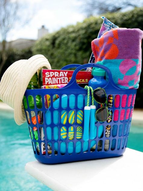 Pool Gift Ideas, Beach Easter Basket, Easter Basket Themes, Pool Gifts, Raffle Basket, Easter Surprise, Beach Basket, Raffle Baskets, Easter Basket Ideas