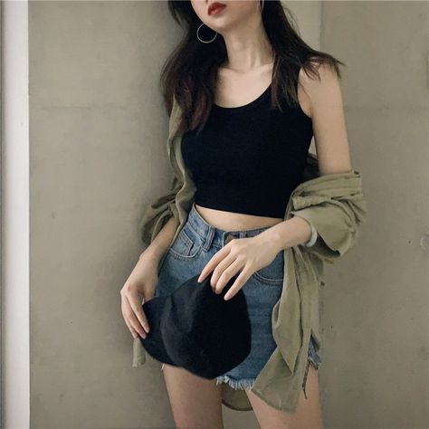 Black Sleeveless Bodysuit, Tight Crop Top, Bauchfreies Top, Cotton Camisole, Pakaian Feminin, Middle Age Fashion, Top Outfit, Top Streetwear, Sleeveless Bodysuit