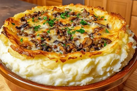 Savory Wild Mushroom Lentil Shepherd’s Pie Lentil Shepards Pie, Vegetarian Shepherds Pie, Legume Recipes, Recipe Casserole, Veggie Pies, Lentils Vegan, Vegan Shepherds Pie, Mushroom Recipes Healthy, Vegetarian Casserole