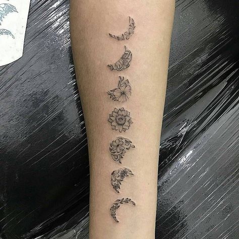 List Tattoo, Istanbul Tattoo, Moon Phases Tattoo, Tattoo Moon, Tattoos Infinity, Floral Moon, Tattoo Trends, Little Tattoos, Trendy Tattoos