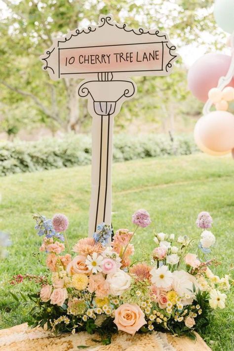 Vintage Birthday Party Theme, Mary Poppins Trunk Or Treat, Mary Poppins Decorations, Mary Poppins Theme, Mary Poppins Decor, Mary Poppins Baby Shower Ideas, Mary Poppins Tea Party Ideas, Mary Poppins Aesthetic, Mary Poppins Nursery Theme