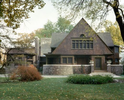 Shingle Style Architecture, Oak Park Illinois, Frank Lloyd Wright Architecture, Frank Lloyd Wright Buildings, Frank Lloyd Wright Design, Frank Lloyd Wright Homes, Shingle Style Homes, New Architecture, Traditional Exterior