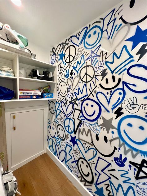 Another mural for the books! And a boys wall for a change! Love how the stencil look pulled this design together.  Besides the spray painting, of course, another favorite part of these projects is hanging with the cutest kiddos! Painting Walls Ideas Aesthetic, Wall Design Ideas With Paint, Walls Ideas Painting, Diy Room Wall Painting Bedrooms, Corey Paige Designs, Graffiti Art Bedroom Wall, Painting Ideas Wall Bedroom, Wall Paint Designs Y2k, Spray Painted Room Wall