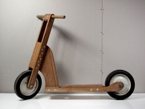 Vintage Hand-made Wooden Scooter, DIY, Popular Mechanics, Toy ... Wooden Scooter, Wood Bike, Vintage Vespa, Biking Diy, Wooden Bike, Popular Mechanics, Kids Wooden Toys, Diy Holz, घर की सजावट