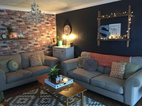 Industrial grey, brick wallpaper living room Red Brick Wallpaper Living Room, Red Brick Wallpaper Bedroom, Brick Wallpaper Ideas, Red Brick Living Room, Brick Wall Living Room Ideas, Wallpaper Ideas For Living Room, Brick Wallpaper Living Room, Brick Wallpaper Bedroom, Red Brick Wallpaper