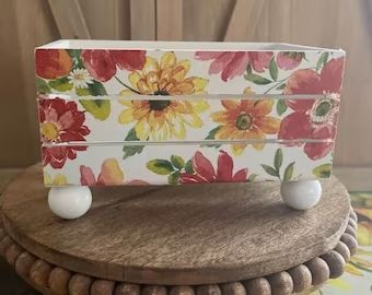 CreaativeCrafting - Etsy Diy Painted Baskets, Sunflower Craft, Small Wooden Crates, Crate Decor, Mini Crates, Decorative Wooden Boxes, Antlers Decor, Floral Crafts, Decoupage Tutorial