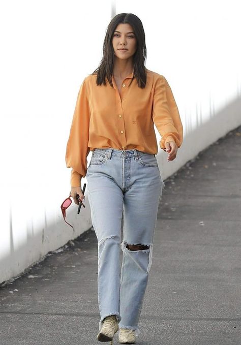 Courtney Kardashian, Kardashian Style Casual, Kardashian Style Outfits, Kardashian Casual Outfit, Curvy Style Outfits, Kardashian Dresses, Kourtney Kardashian Style, Kardashian Outfit, Kardashian Style