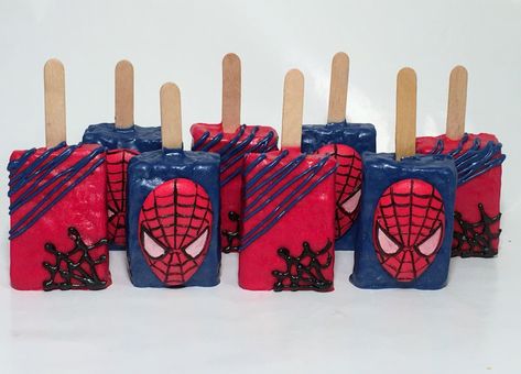 Spiderman rice Krispy treats. Spiderman Treats, Spiderman Birthday Party Food, Atrapasueños Tattoo, Spiderman Theme Party, Spiderman Birthday Party Decorations, Spiderman Cupcakes, Spiderman Birthday Cake, Marvel Birthday Party, Marvel Party