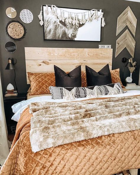 Western Bedrooms, Love Change, Country Bedroom Decor, Western Bedroom Decor, Ranch House Decor, Western Rooms, Western Bedroom, Headboard Ideas, Black Room