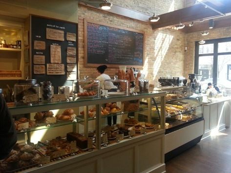 Cozy bakery 🥯 Bakery Aesthetic Exterior, Chicago Bakeries, Old Town Cafe, Aesthetic Bakery, Bakery Aesthetic, Bakery Display Case, Bakery Interior, Small Bakery, Doughnut Shop