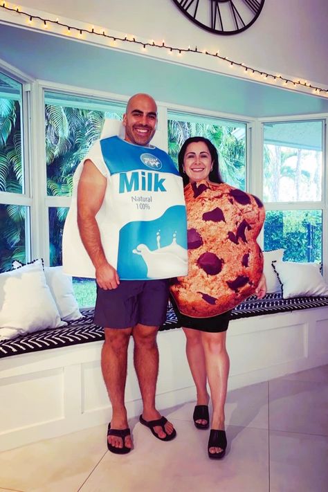 Click to shop these easy, last minute couple's costumes on Amazon Last Minute Couples Costumes, Cookie Costume, Couples Play, Couple Halloween, Halloween Night, Couple Halloween Costumes, Couples Costumes, Perfect Food, Halloween Costumes