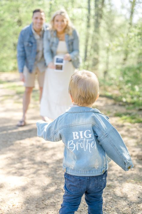 Bluebonnet Pregnancy Announcement, Baby Announcement 2nd Child, Big Brother Announcement Photoshoot, Gender Reveals With Siblings, Pregnancy Announcement With Big Brother, Pregnancy Announcement Photos 2nd, Family Pregnancy Announcement Photos, 2nd Child Pregnancy Announcement, Pregnancy Announcement With Toddler