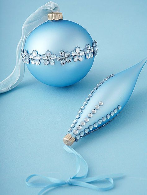 Bejeweled Ornament Navidad Diy, Christmas Ornaments Homemade, Noel Christmas, Christmas Ornaments To Make, Ornament Crafts, Blue Christmas, Xmas Ornaments, Handmade Ornaments, Homemade Christmas