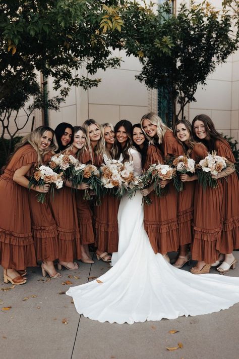 Rust Bridal Party, Rust Bridesmaids, Fall Bridesmaid Dress Colors, Bridesmaids Poses, Bridal Party Photoshoot, Dresses Lds, Temple Wedding Pictures, Temple Wedding Dresses, Gilbert Temple