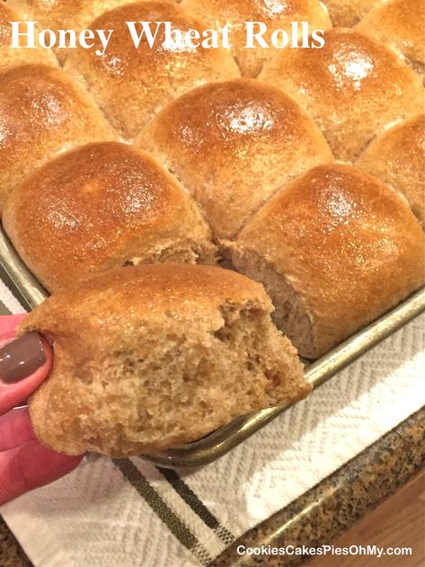 Wheat Rolls, Whole Wheat Rolls, Honey Wheat Bread, Wheat Bread Recipe, Cookie Cake Pie, Bread Rolls Recipe, Bread Maker Recipes, Homemade Bread Recipes Easy, Homemade Rolls