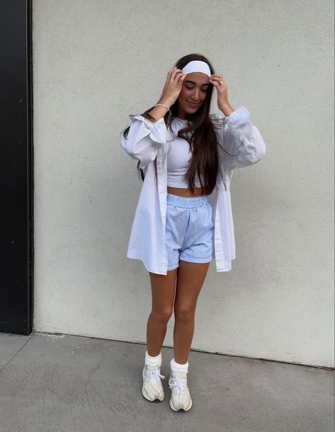 White Boxer Shorts Outfit, Boxer Short Trend, Stripped Short Outfits, Button Up With Shorts, Headband In Hair, Grandmother Outfit, Boxer Shorts Outfit, Oversized White Shirt, Nyc Outfits