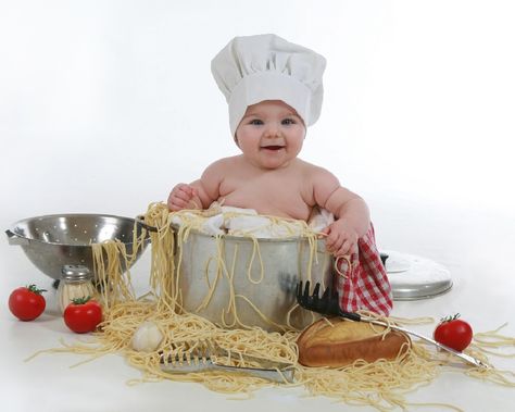 Chef Photography, Baby Boy Newborn Photography, Baby Milestones Pictures, Idee Babyshower, Monthly Baby Pictures, Baby Milestone Photos, Baby Fotografie, Monthly Baby Photos, Baby Photoshoot Boy