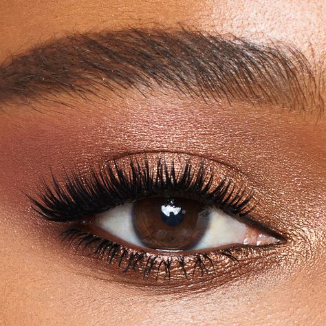 Star Aura, Charlotte Tilbury Hollywood Flawless, Shiny Eyeshadow, Smoky Makeup, Brown Eyeshadow Palette, Shiny Makeup, Soft Smokey Eye, Wedding Glam, Red Carpet Beauty