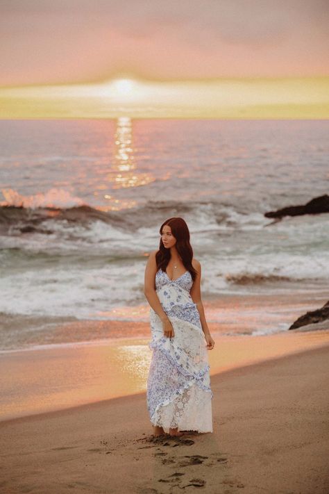 Beach Senior Pictures | Everything You Need To Know — JENRENPRO Prom Beach Photoshoot, Beach Poses For Photoshoot, Poses For On The Beach, Casual Beach Pics, Senior Beach Photoshoot Ideas, Long Dresses For Senior Pictures, Quince Photoshoot Ideas Beach, 18th Birthday Photoshoot Ideas Beach, Colors For Beach Pictures