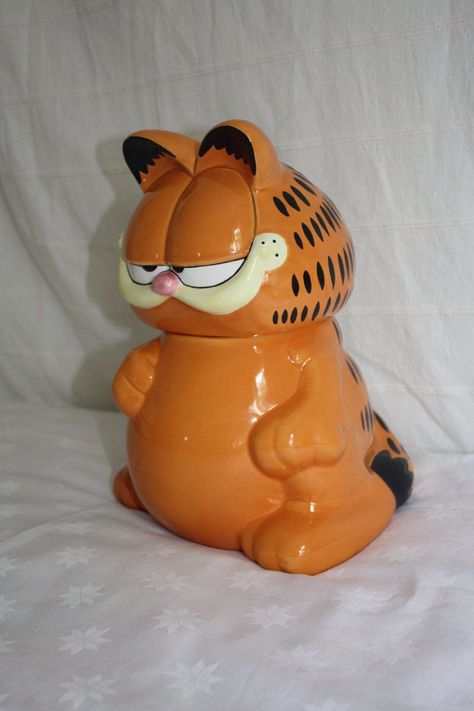 Antique Cookie Jars, Cartoon Cookie, Garfield Cartoon, Squishies Kawaii, Collectible Cookie Jars, Toys Design, Garfield Cat, Garfield And Odie, Ceramic Cookie Jar