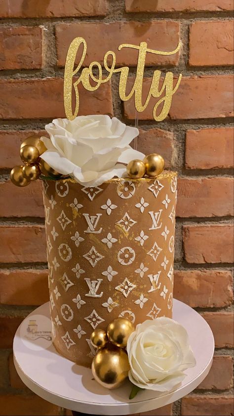 Lv Cake, Louis Vuitton Birthday Party, Louis Vuitton Birthday, Louis Vuitton Cake, Unique Birthday Cakes, Luxury Cake, 40th Birthday Cakes, Birthday Cakes For Women, Beautiful Birthday Cakes